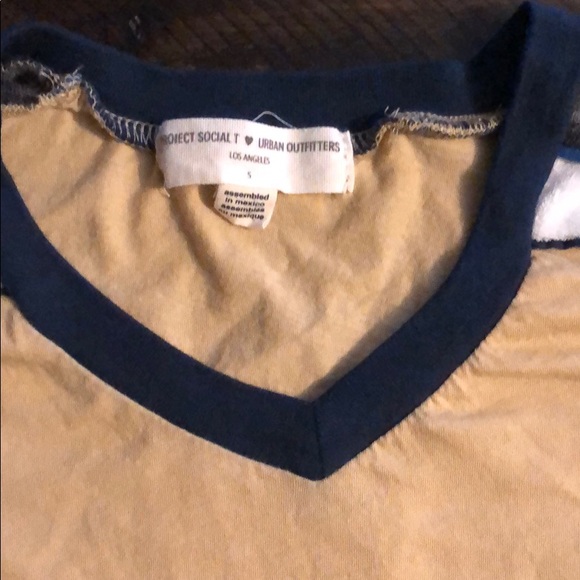 Urban Outfitters Crop Tee - Picture 3 of 3